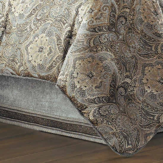 Flash Sale π₯° Five Queens Court Paulina Comforter Set β¨ 2 Flash Sale π₯° Five Queens Court Paulina Comforter Set β¨ - Image 2