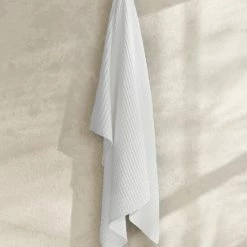 Discount ⭐ Five Queens Court Pine Beach Throw Chambray ⌛