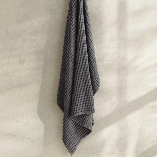Discount ⭐ Five Queens Court Pine Beach Throw Chambray ⌛ 4 Discount ⭐ Five Queens Court Pine Beach Throw Chambray ⌛ - Image 4
