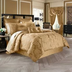 Flash Sale π₯ Five Queens Court Colonial Woven Jacquard 4-piece Comforter Set π₯°