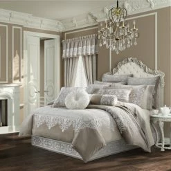 Best deal βοΈ Five Queens Court Othello Comforter Set π