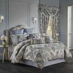 Brand new β¨ Five Queens Court Geraldine Luxury Comforter Set π₯°