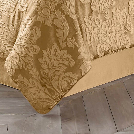 Flash Sale π₯ Five Queens Court Colonial Woven Jacquard 4-piece Comforter Set π₯° 4 Flash Sale π₯ Five Queens Court Colonial Woven Jacquard 4-piece Comforter Set π₯° - Image 4