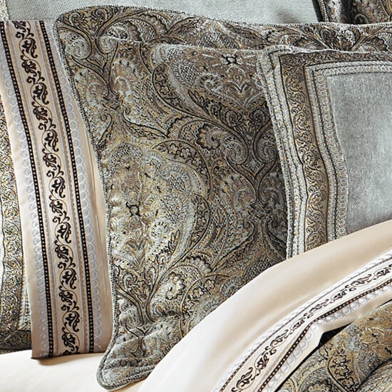 Flash Sale π₯° Five Queens Court Paulina Comforter Set β¨ 3 Flash Sale π₯° Five Queens Court Paulina Comforter Set β¨ - Image 3