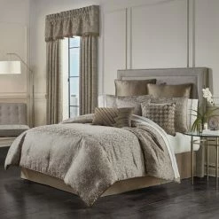 Best Pirce β Five Queens Court Calgary Ice Comforter Set π₯°