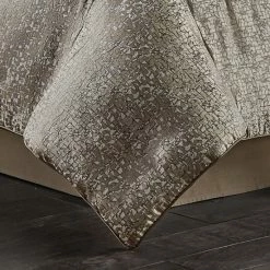 Alternative view of Best Pirce ⭐ Five Queens Court Calgary Ice Comforter Set 🥰