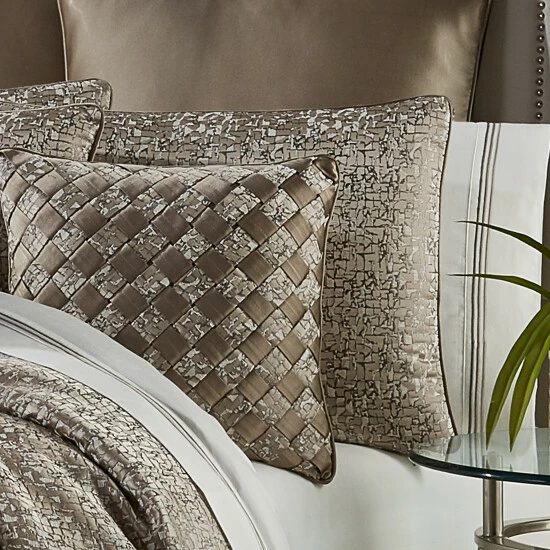 Best Pirce β Five Queens Court Calgary Ice Comforter Set π₯° 3 Best Pirce β Five Queens Court Calgary Ice Comforter Set π₯° - Image 3