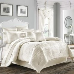 Flash Sale β Five Queens Court Mackay Woven Scroll Horizontal Stripe 4-piece Comforter Set White β