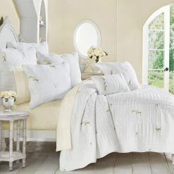 Brand new β Five Queens Court Sharon Floral Cotton Quilt β