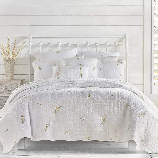 Brand new ⌛ Five Queens Court Sharon Floral Cotton Quilt ⭐ 3 Brand new ⌛ Five Queens Court Sharon Floral Cotton Quilt ⭐ - Image 3