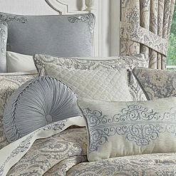 Brand new 🌟 Five Queens Court Angelo 18" Square Decorative Throw Pillow 😉 -Five Queens Court Shop unnamed file 516