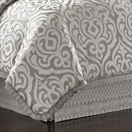 Best Pirce π Five Queens Court Lafayette 4-piece Silver Damask Comforter Set π 2 Best Pirce π Five Queens Court Lafayette 4-piece Silver Damask Comforter Set π - Image 2