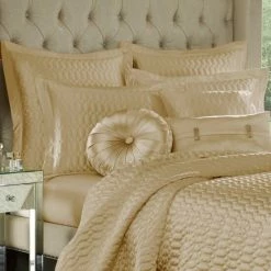 Flash Sale βοΈ Five Queens Court Saranda Geometric Quilt Natural 𧨠13 Flash Sale βοΈ Five Queens Court Saranda Geometric Quilt Natural 𧨠-Five Queens Court Shop unnamed file 646