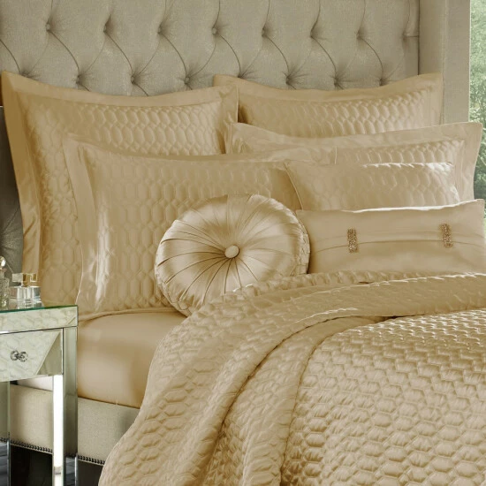 Flash Sale βοΈ Five Queens Court Saranda Geometric Quilt Natural 𧨠6 Flash Sale βοΈ Five Queens Court Saranda Geometric Quilt Natural 𧨠- Image 6