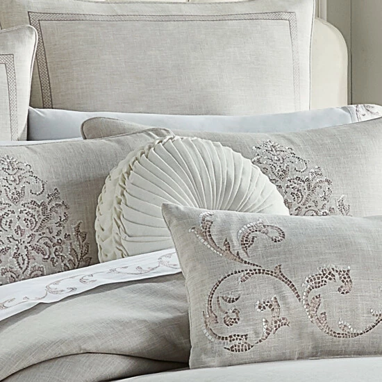 Brand new β Five Queens Court Ania Tufted Round Decorative Throw Pillow π 3 Brand new β Five Queens Court Ania Tufted Round Decorative Throw Pillow π - Image 3