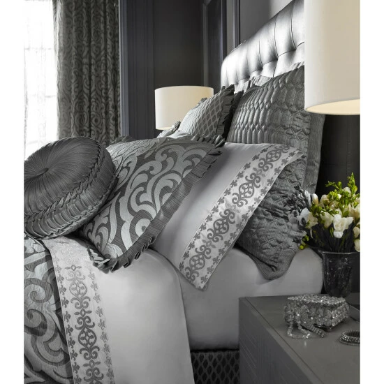 Flash Sale π Five Queens Court Lafayette Luxury Duvet Set π 2 Flash Sale π Five Queens Court Lafayette Luxury Duvet Set π - Image 2