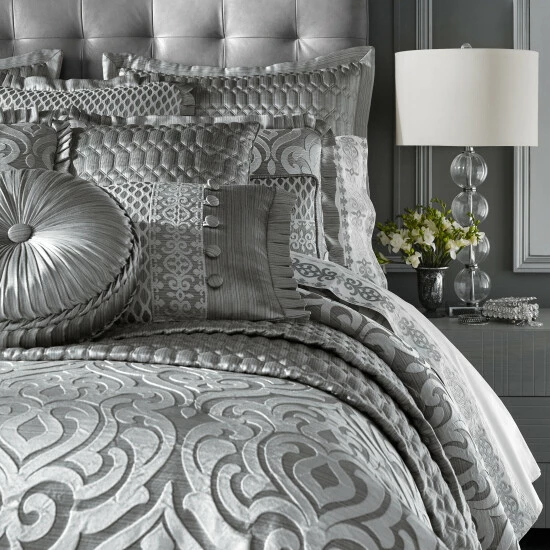 Flash Sale π Five Queens Court Lafayette Luxury Duvet Set π 3 Flash Sale π Five Queens Court Lafayette Luxury Duvet Set π - Image 3