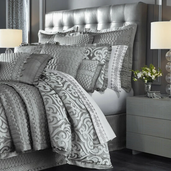 Flash Sale π Five Queens Court Lafayette Luxury Duvet Set π 4 Flash Sale π Five Queens Court Lafayette Luxury Duvet Set π - Image 4