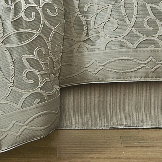 Discount π Five Queens Court Nouveau 4-piece Comforter Set π― 3 Discount π Five Queens Court Nouveau 4-piece Comforter Set π― - Image 3